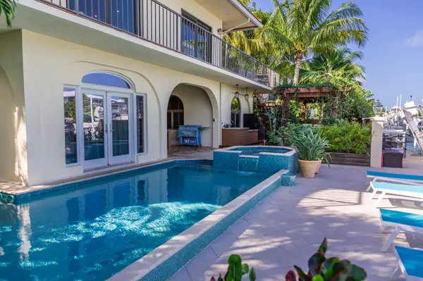 Duck, FL 33050,262 W Seaview Drive