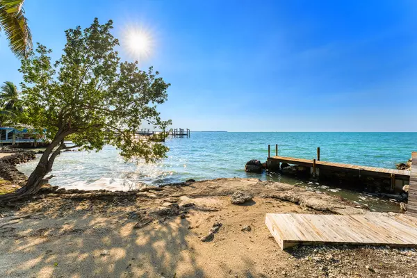 Upper Matecumbe Key Islamorada, FL 33036,18 Avacado Street