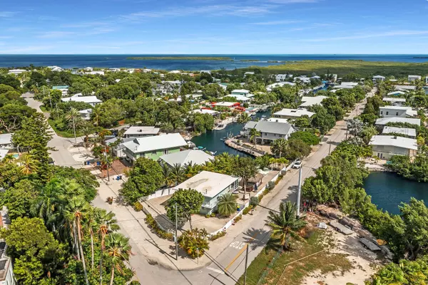 203 Mohawk Street, Tavernier, FL 33070