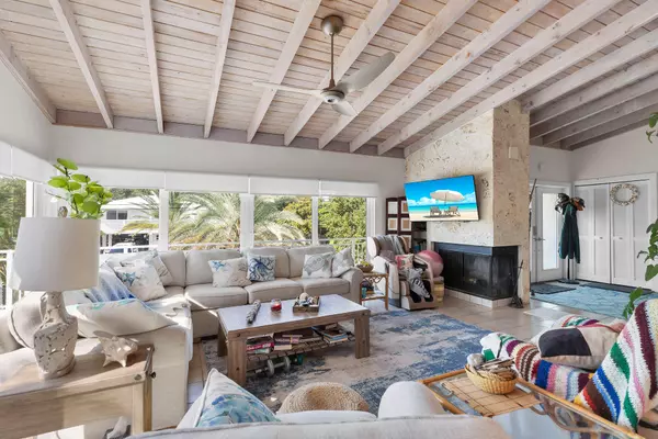 Duck, FL 33050,222 Schooner Lane