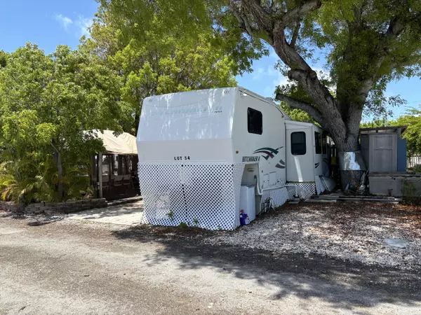 Big Pine, FL 33043,29859 Overseas Highway #54