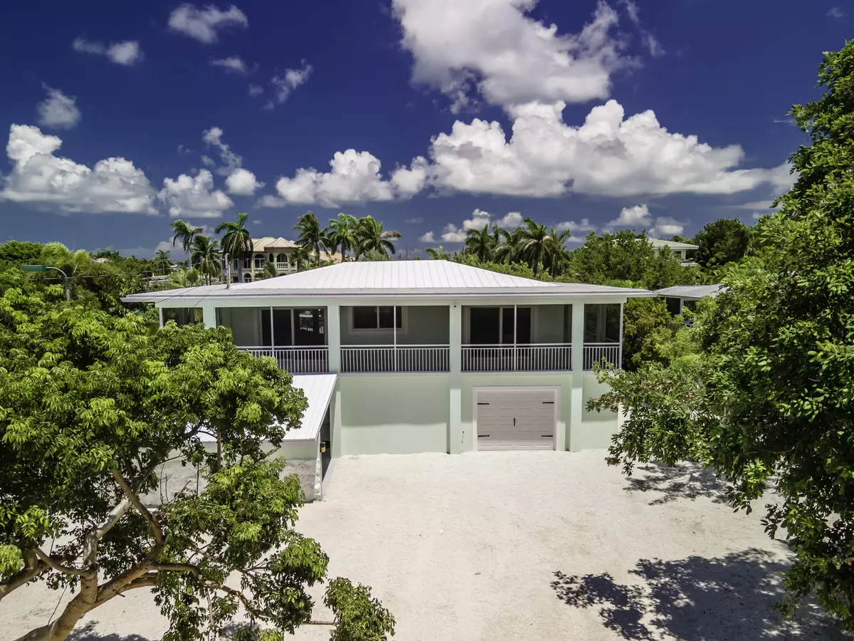 Duck, FL 33050,228 W Seaview Drive