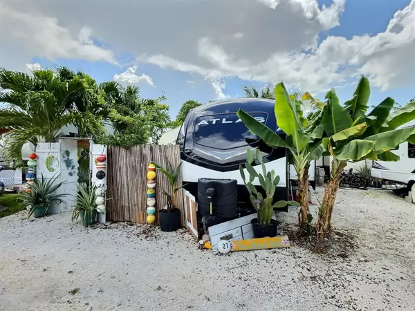 Big Pine, FL 33043,29859 Overseas Highway #27