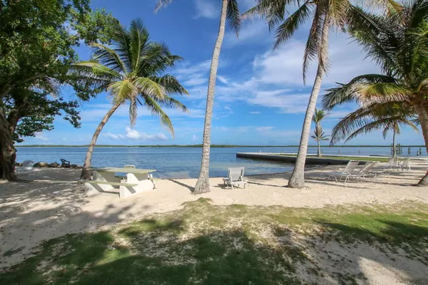 Key Largo, FL 33037,53 Bonefish Avenue