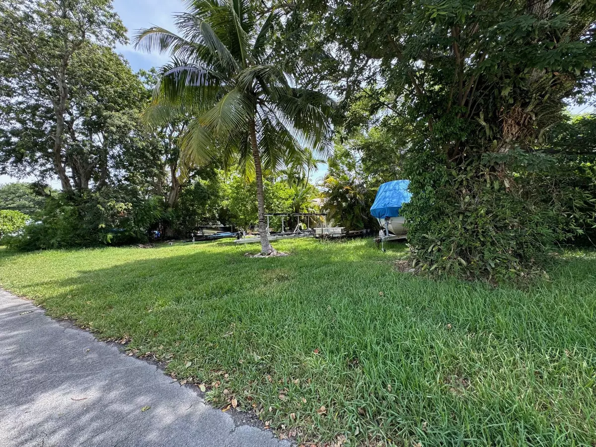 Key Largo, FL 33037,34 SE Marlin Lot 11 Avenue