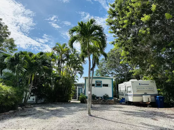 31048 Avenue J, Big Pine, FL 33043