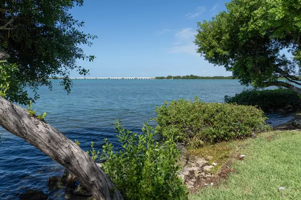 Duck, FL 33050,5067 Sunset Village Drive #B-100