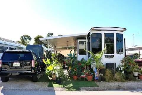 Key Largo, FL 33037,325 Calusa Street #475