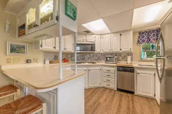 Cudjoe, FL 33042,701 Spanish Main Drive #333,334