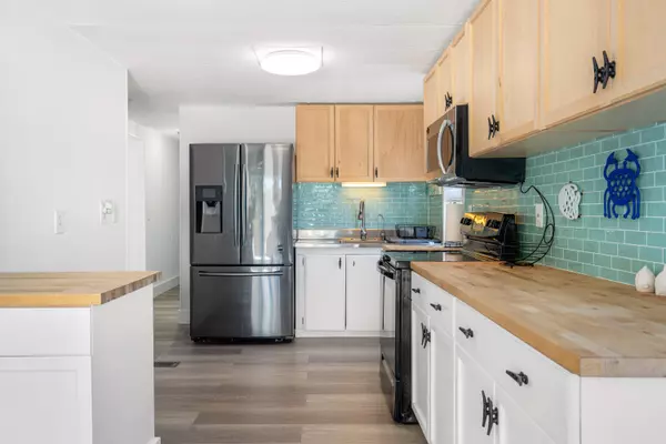 Key Largo, FL 33037,301 Vaca Road