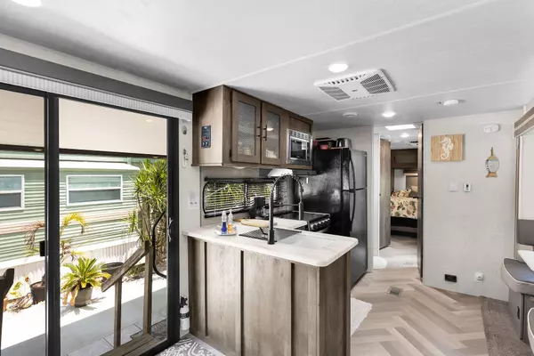 Key Largo, FL 33037,101551 Overseas Highway #148