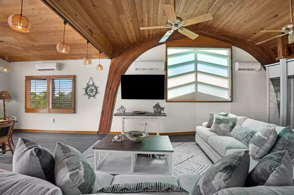 Summerland, FL 33042,815 E Shore Drive