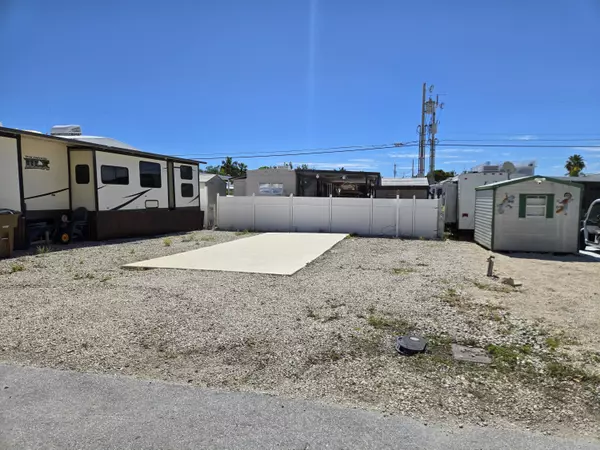 Key Largo, FL 33037,325 Calusa Street #38