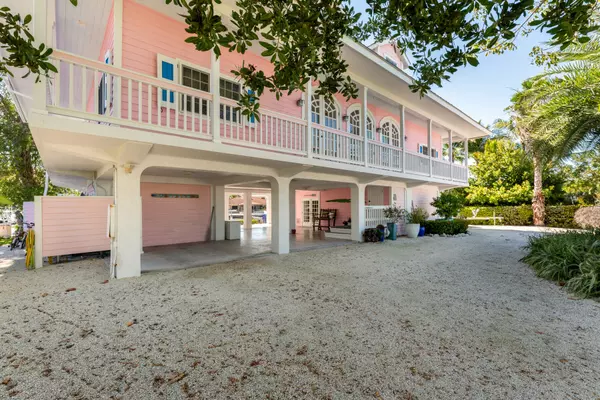 Islamorada, FL 33036,415 Palm Drive