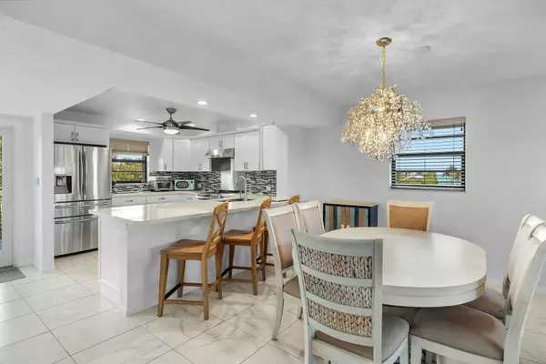 Islamorada, FL 33036,88181 Old Highway #F24