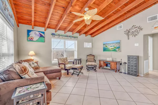 Key Largo, FL 33037,60 Bahama Avenue