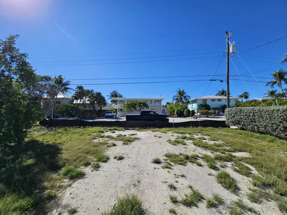 Duck, FL 33050,195 S indies Drive