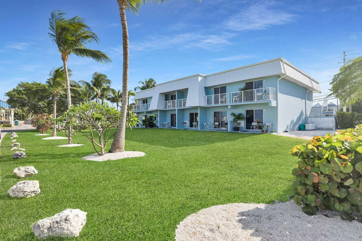 Duck, FL 33050,300 Duck Key Drive #3