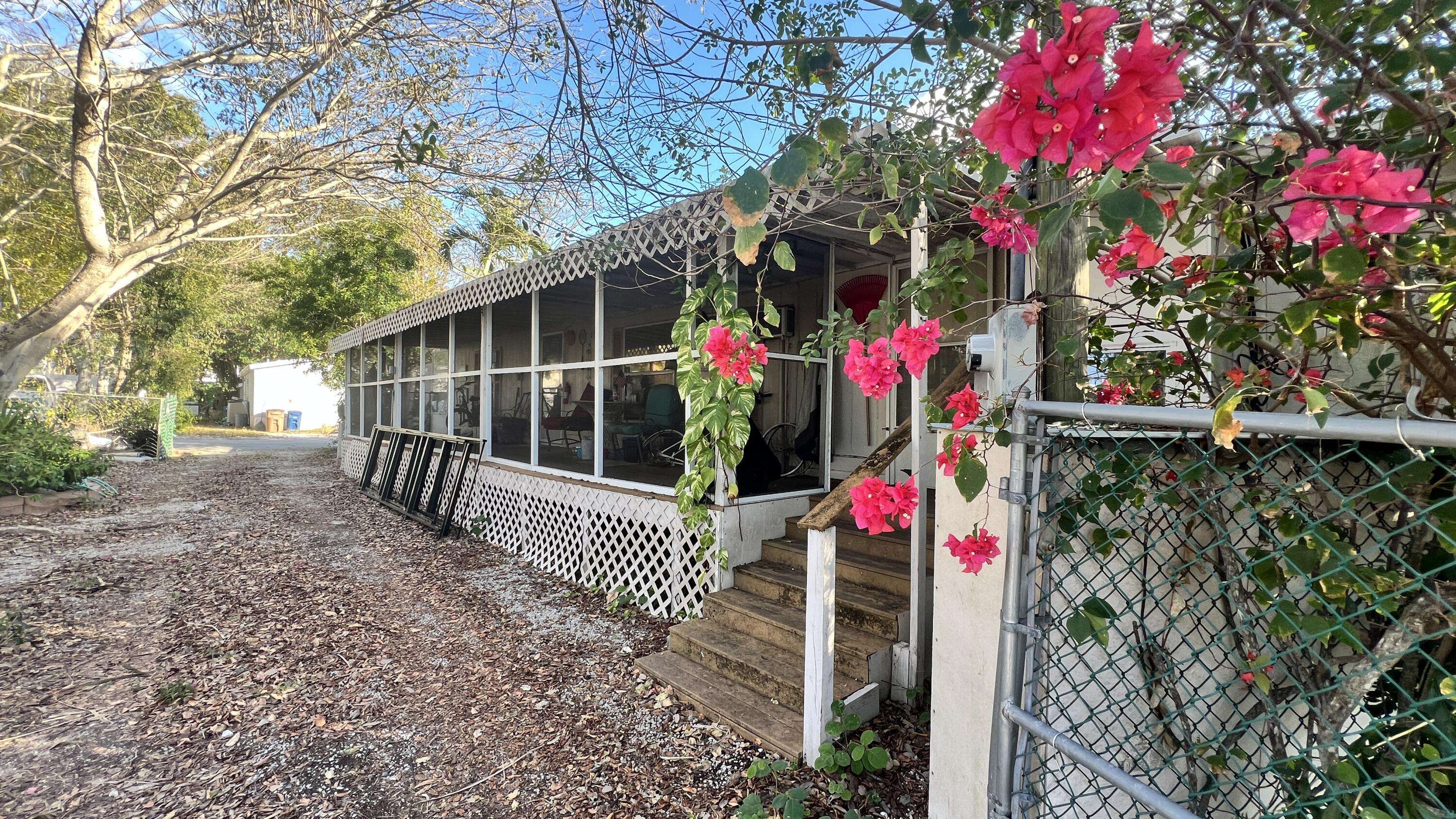 800 Oakwood Avenue, Key Largo, FL 33037