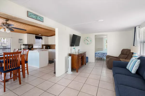 Cudjoe, FL 33042,701 Spanish Main Drive #543