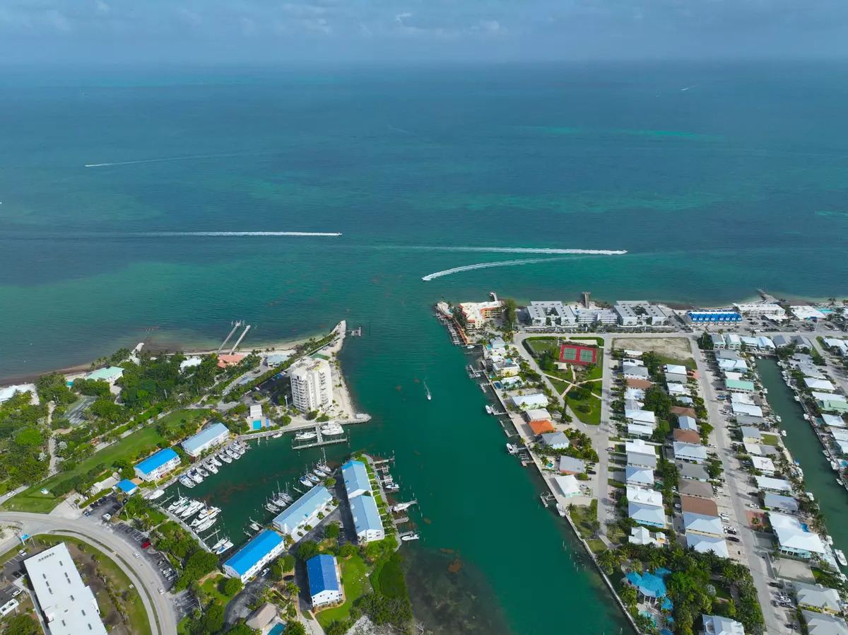 Marathon, FL 33050,95 Coco Plum Drive #2D