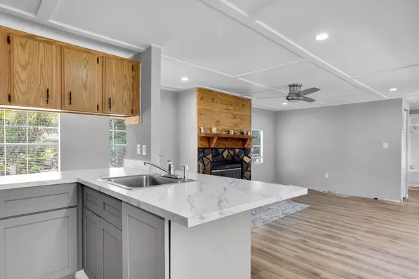 Key Largo, FL 33037,225 Lee Avenue