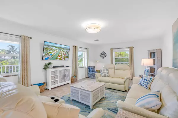 Key Colony, FL 33051,581 10Th Street