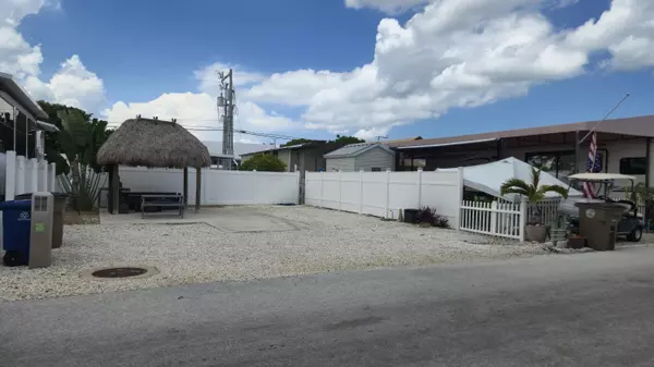 Key Largo, FL 33037,325 Calusa Street #78