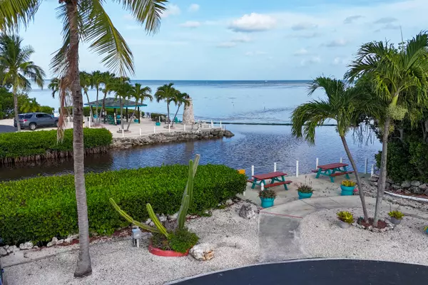 Marathon, FL 33050,6099 Overseas Highway #68W