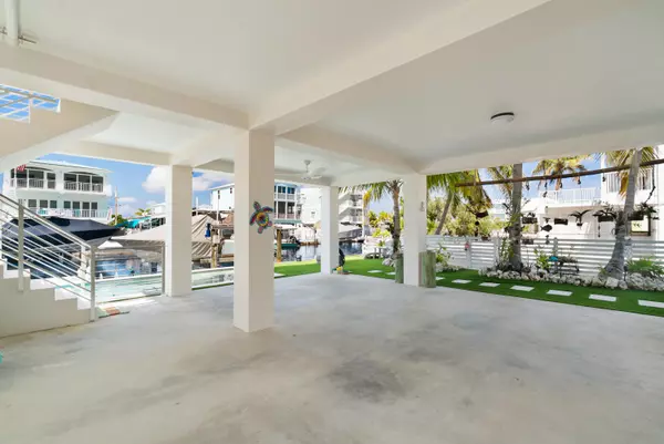 Key Largo, FL 33037,705 Garden State Lane