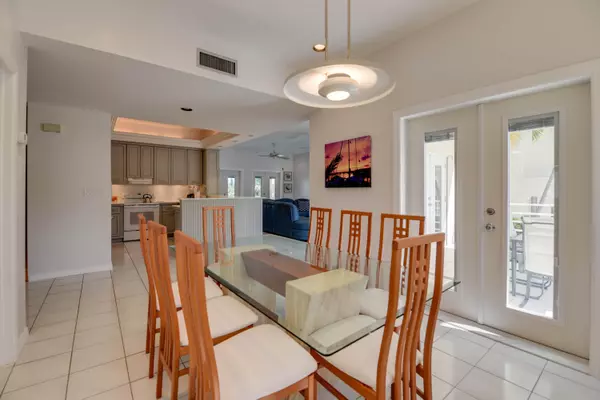 Key Haven, FL 33040,8 Floral Avenue