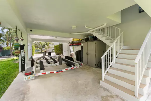 Islamorada, FL 33036,136 Aregood Lane #2A