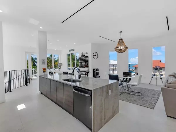 Duck, FL 33050,317 E seaview Circle #1