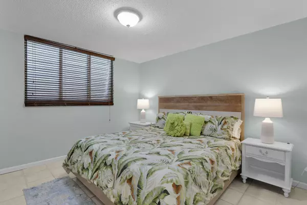 Key West, FL 33040,3930 S Roosevelt Boulevard #S111