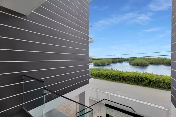 Key Largo, FL 33037,141 Grassy Road