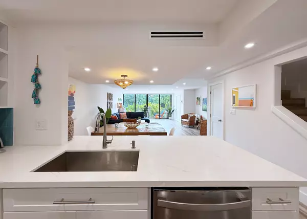 Key Largo, FL 33037,96000 Overseas Highway #AA3 + 36' Boat Slip