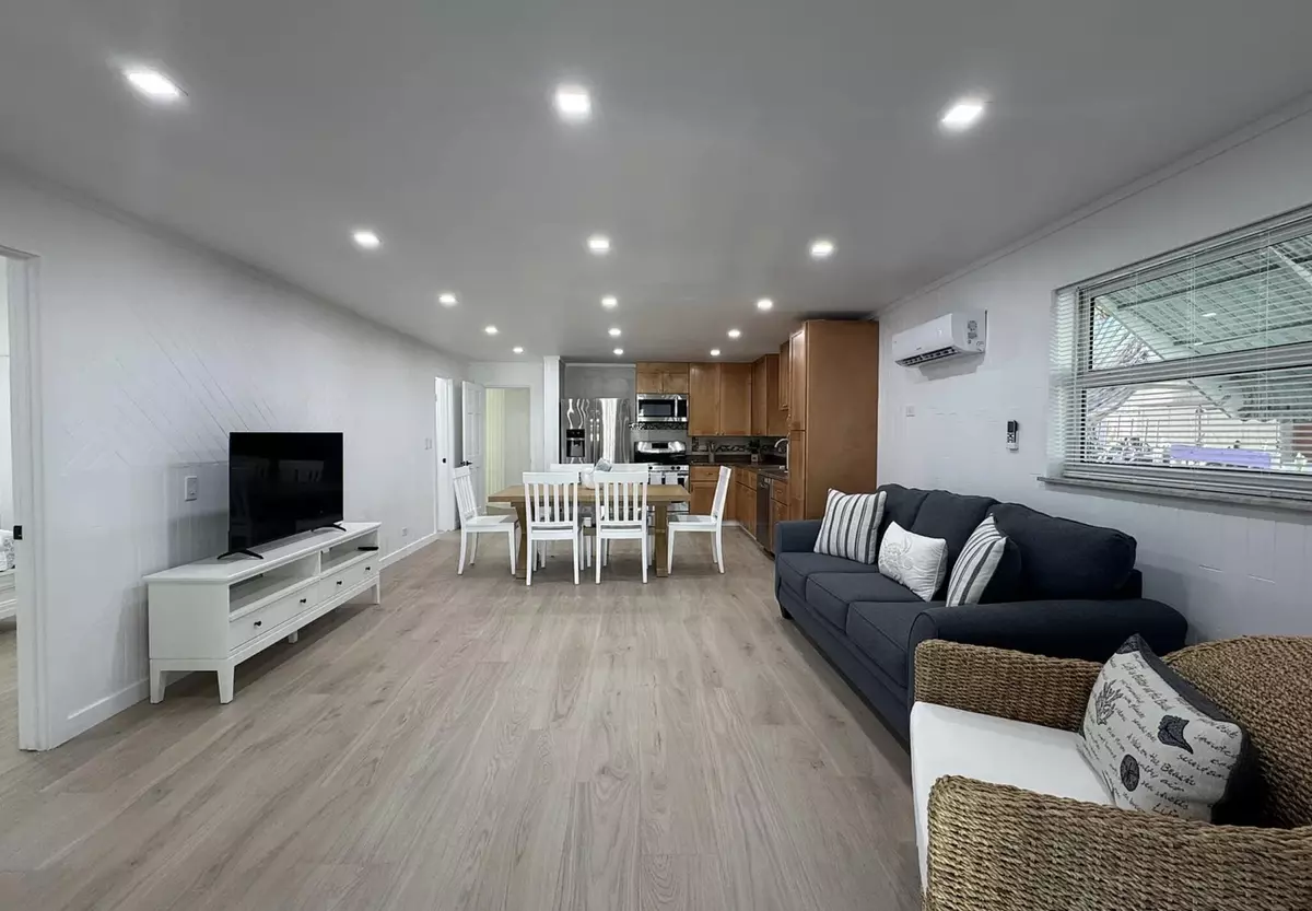 Layton, FL 33001,119 Long Key Lake Drive #3