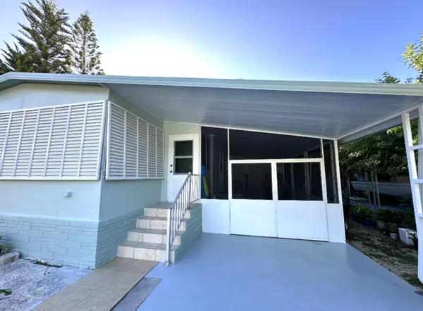 Key Largo, FL 33037,915 S 915 Emerald Drive