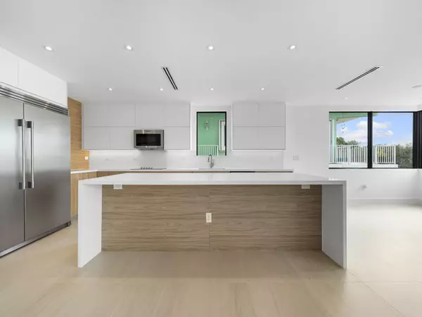 Islamorada, FL 33070,124 Orchid Street