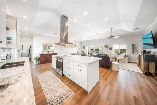 Marathon, FL 33050,209 E Bruce Court