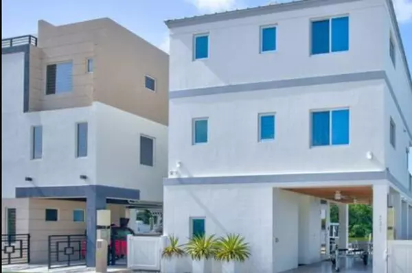 Key Largo, FL 33037,325 Calusa Street #231