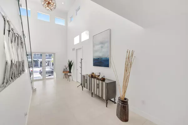 Tavernier, FL 33070,118 Pelican Road