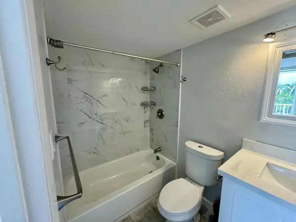 Key West, FL 33040,3930 S Roosevelt Boulevard #N304