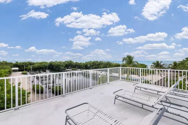 Marathon, FL 33050,58950 Overseas Highway #13