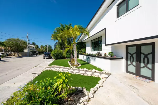 Key Haven, FL 33040,16 Azalea Drive