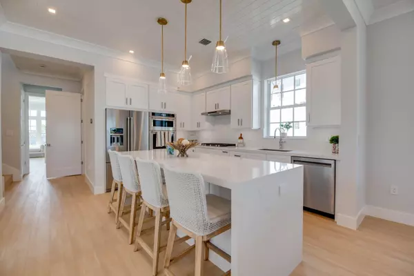 Marathon, FL 33050,59720 Overseas Highway #11