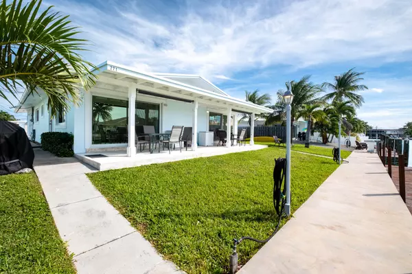 Key Colony, FL 33051,271 9th Street
