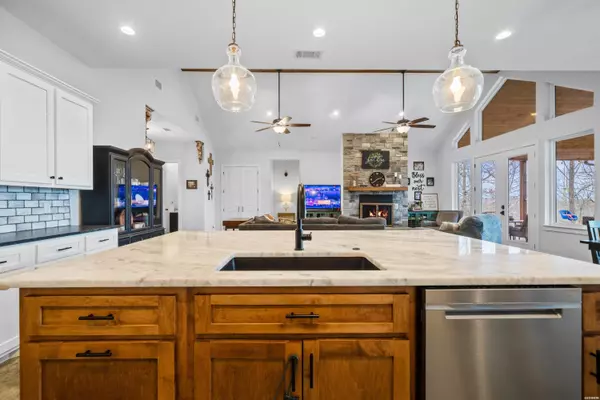 Royal, AR 71968,100 W HAWKVIEW Place