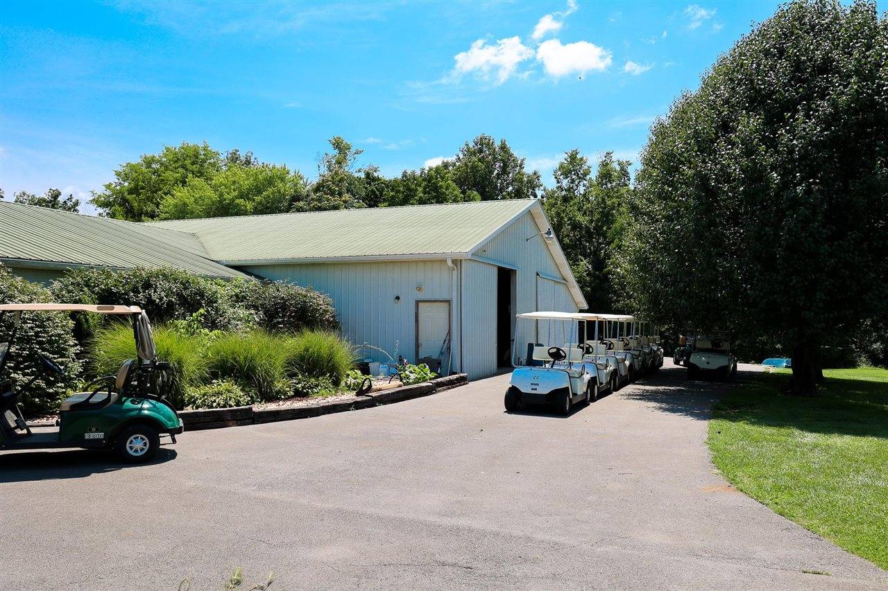 Summer Shade, KY 42166,6198 Randolph Summer Shade Road