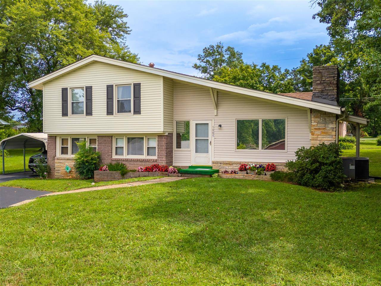 Russellville, KY 42276,1005 Meadow Lane